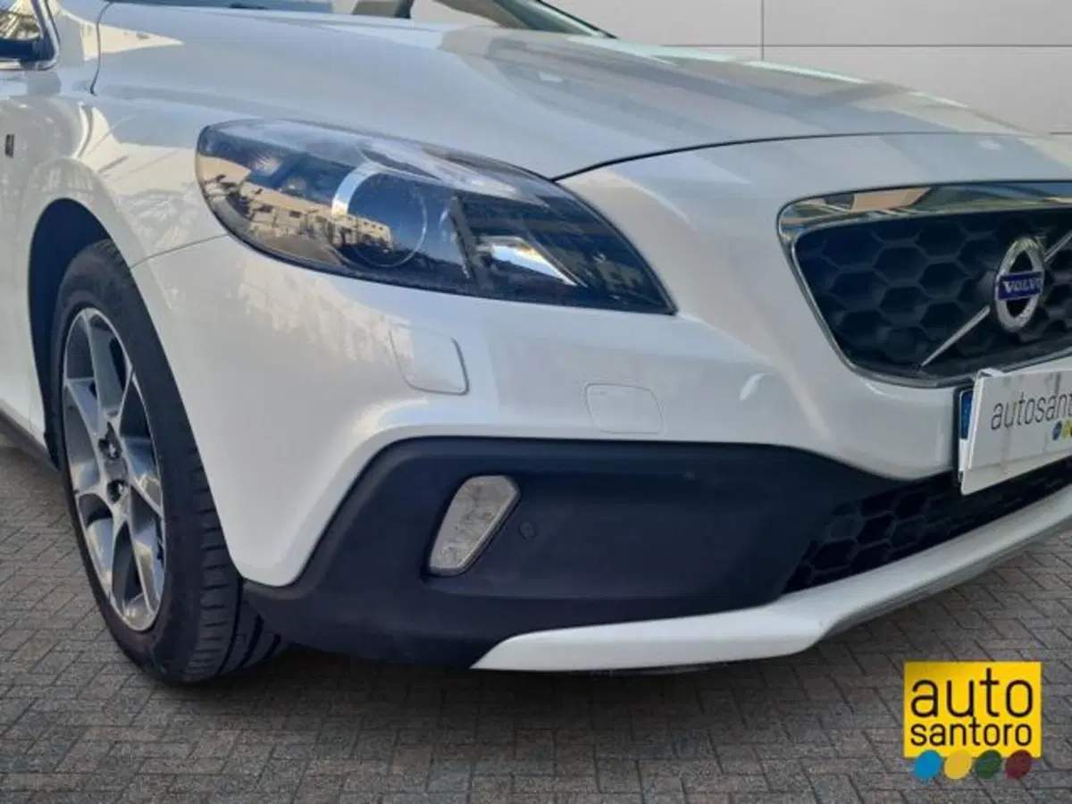 Volvo V40 Cross Country usata a Salerno (8)