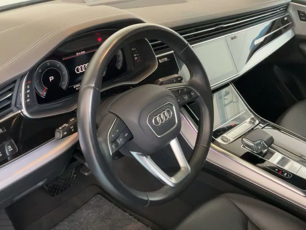 Audi Q8 usata a Como (8)