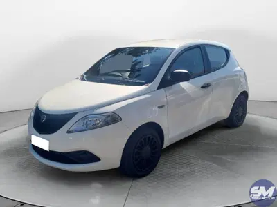 Lancia Ypsilon 1.0 FireFly 5 porte S&amp;S Hybrid Ecochic Gold del 2020 usata a Siena