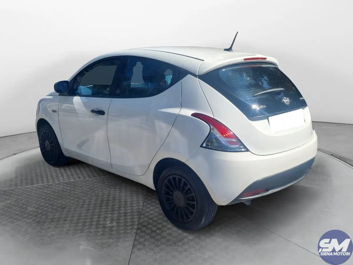 Lancia Ypsilon usata a Siena (3)