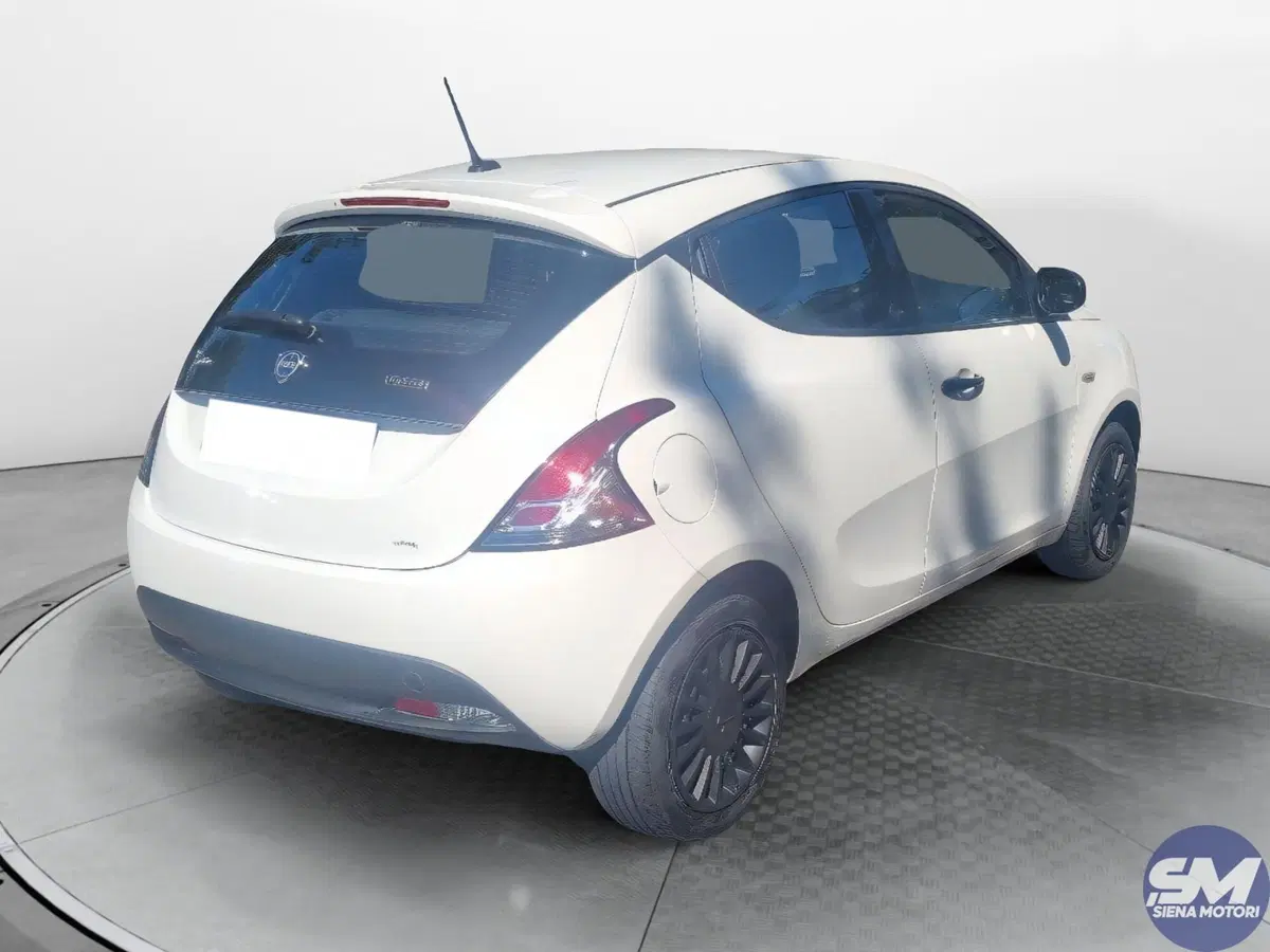 Lancia Ypsilon usata a Siena (5)