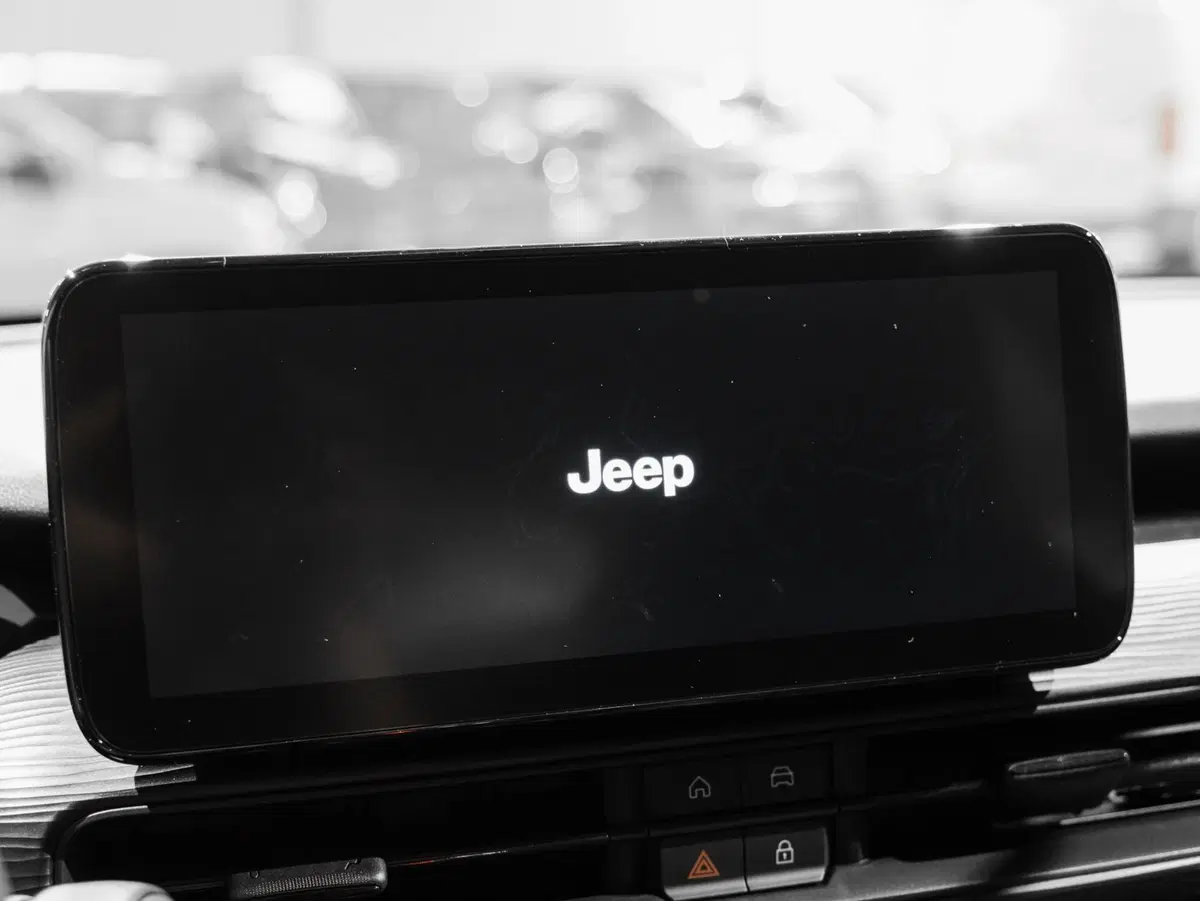 Jeep Avenger nuova a Prato (6)