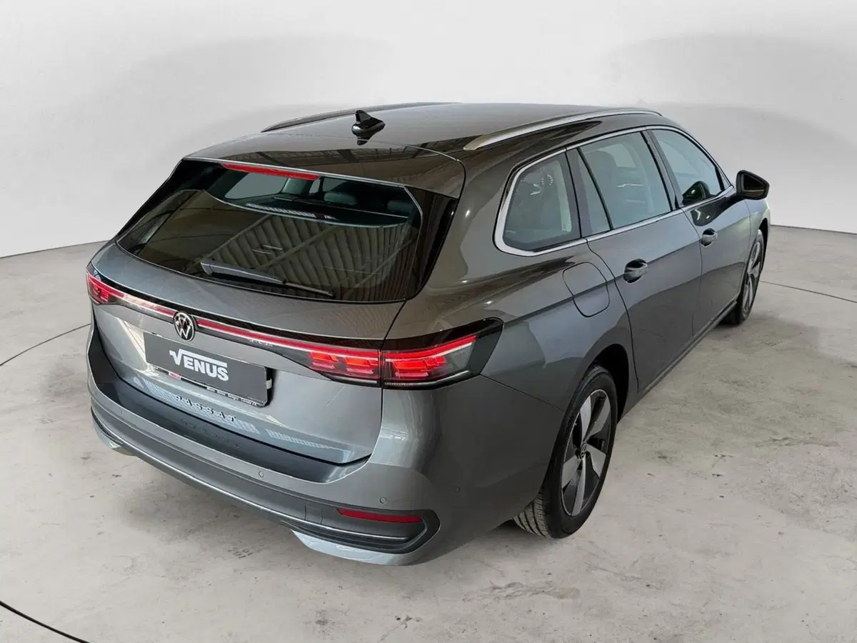 Volkswagen Passat nuova a Monza e Brianza (5)