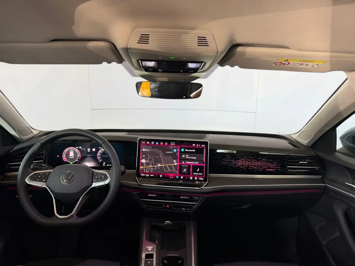 Volkswagen Passat nuova a Monza e Brianza (8)