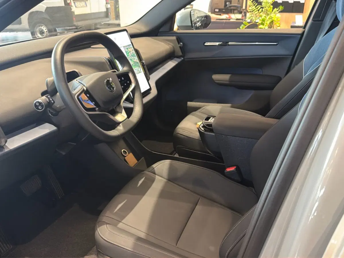 Volvo EX30 usata a Vicenza (9)