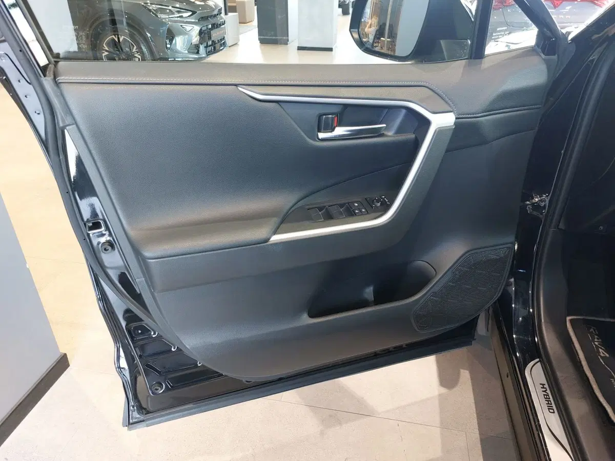 Toyota Rav4 usata a Frosinone (13)