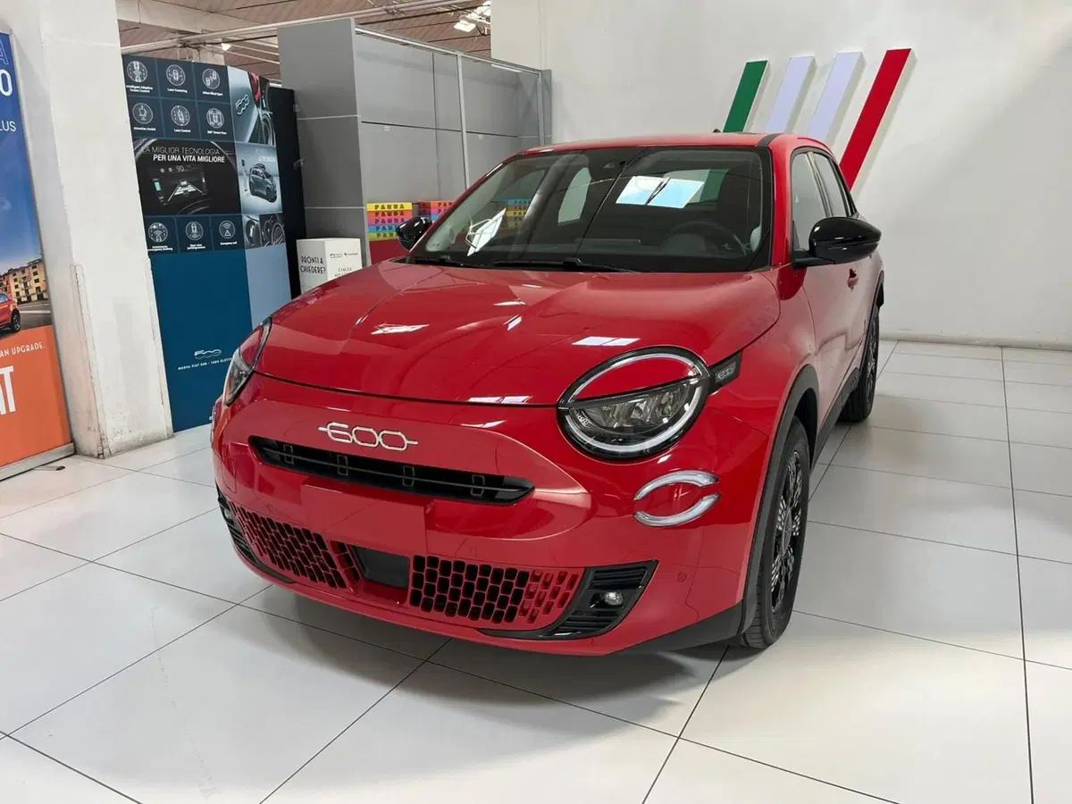 Fiat 600 nuova a Lucca