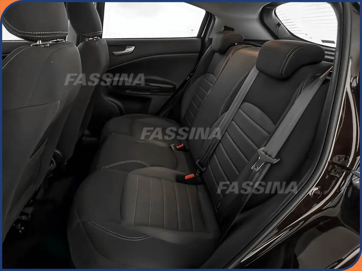Alfa Romeo Giulietta usata a Milano (10)