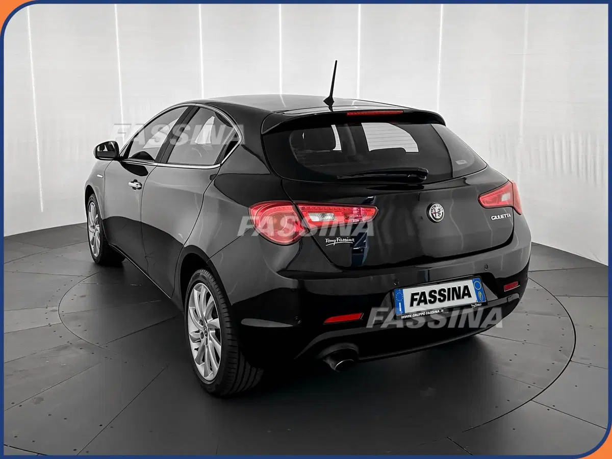 Alfa Romeo Giulietta usata a Milano (4)