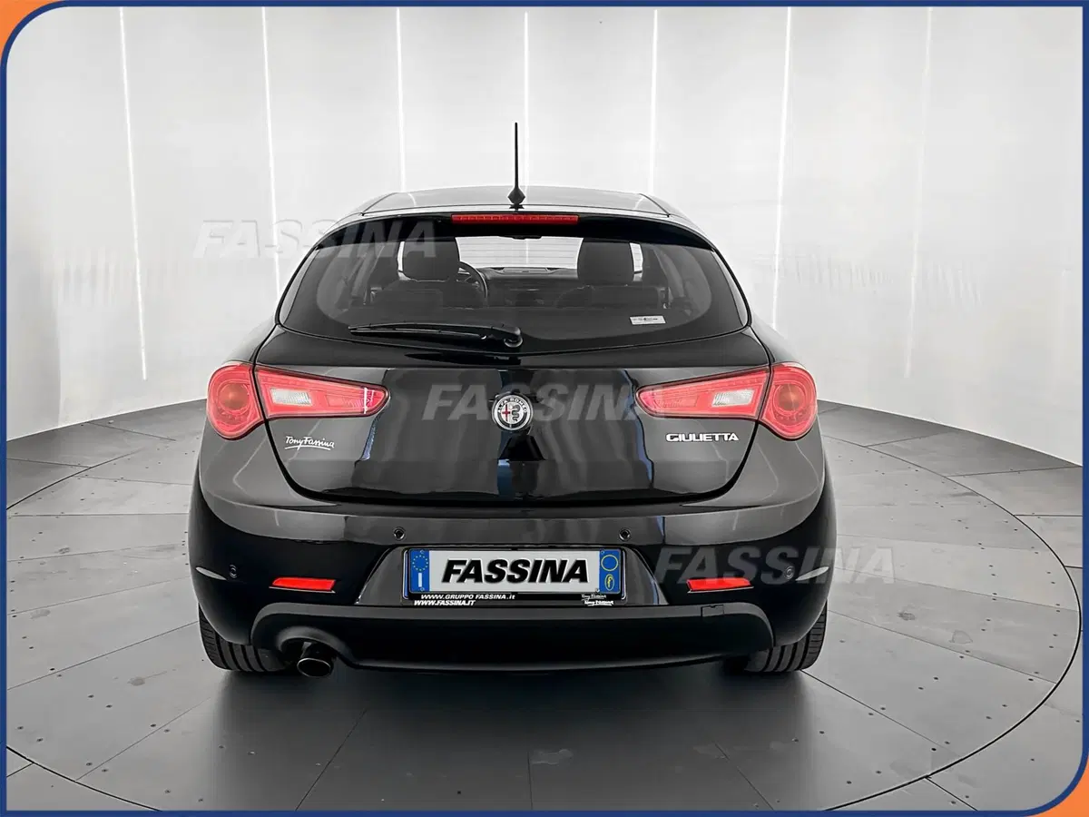 Alfa Romeo Giulietta usata a Milano (5)