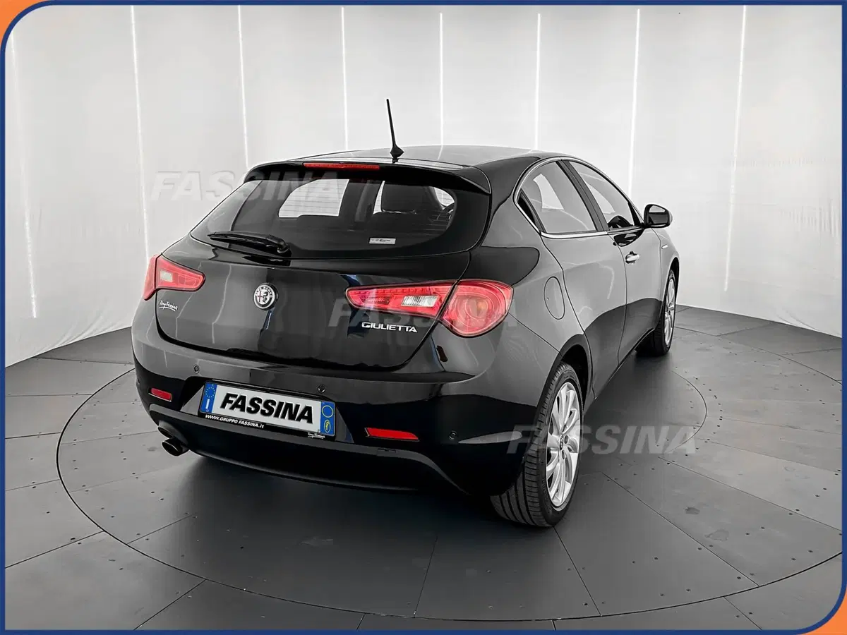 Alfa Romeo Giulietta usata a Milano (6)