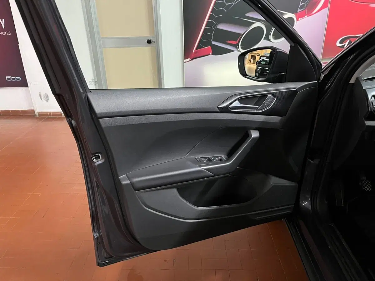 Volkswagen T-Cross usata a Lucca (10)