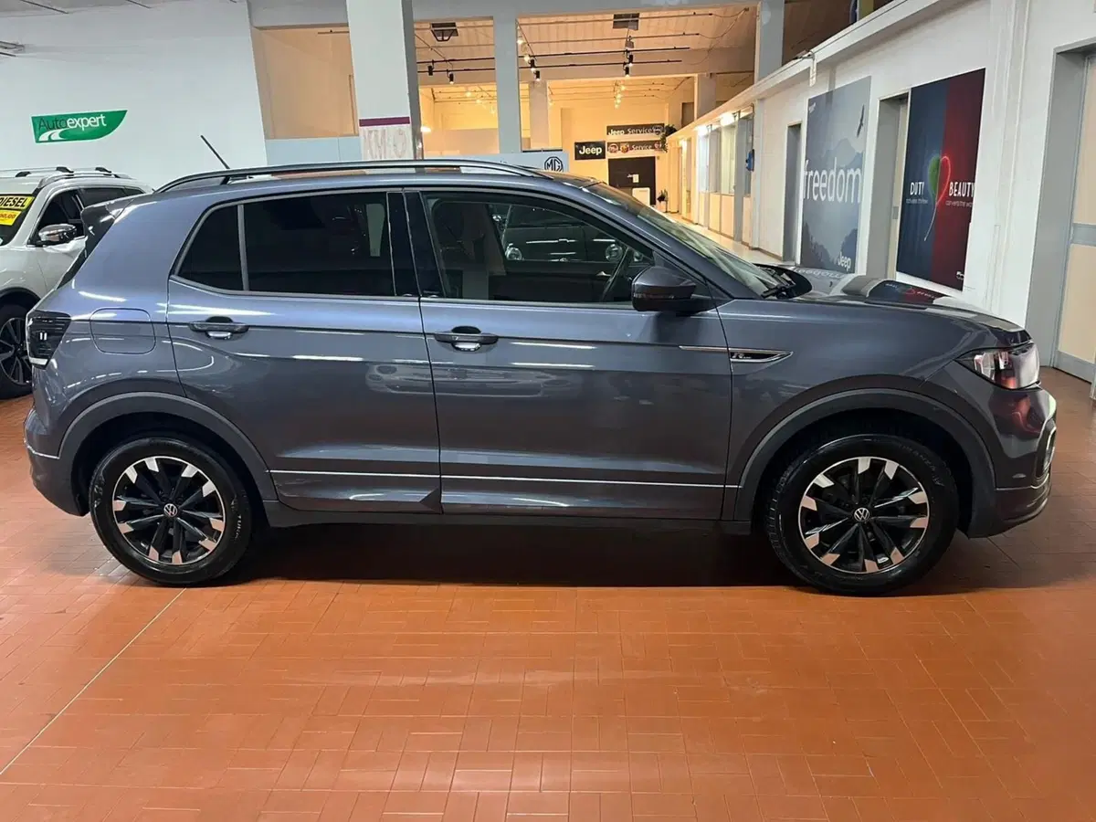 Volkswagen T-Cross usata a Lucca (4)