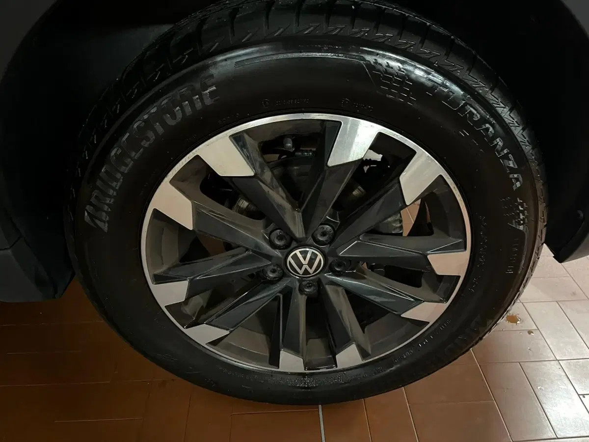 Volkswagen T-Cross usata a Lucca (9)