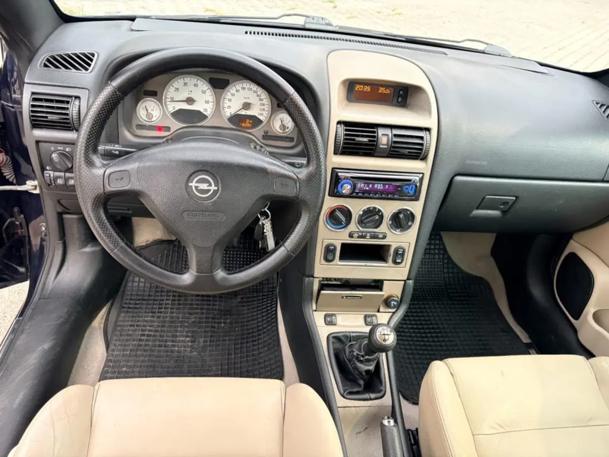 Opel Astra Cabrio usata a Foggia (12)
