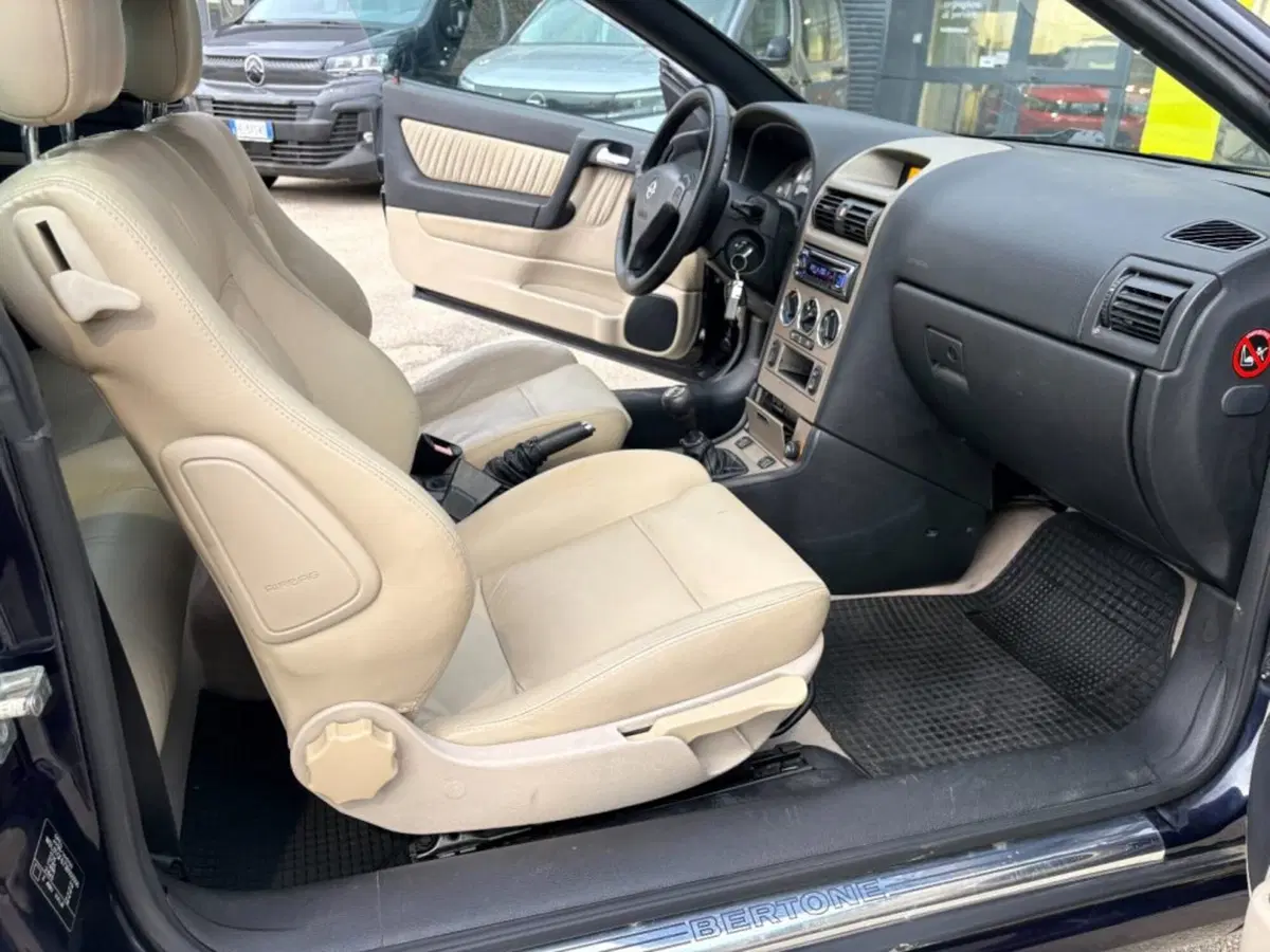 Opel Astra Cabrio usata a Foggia (14)