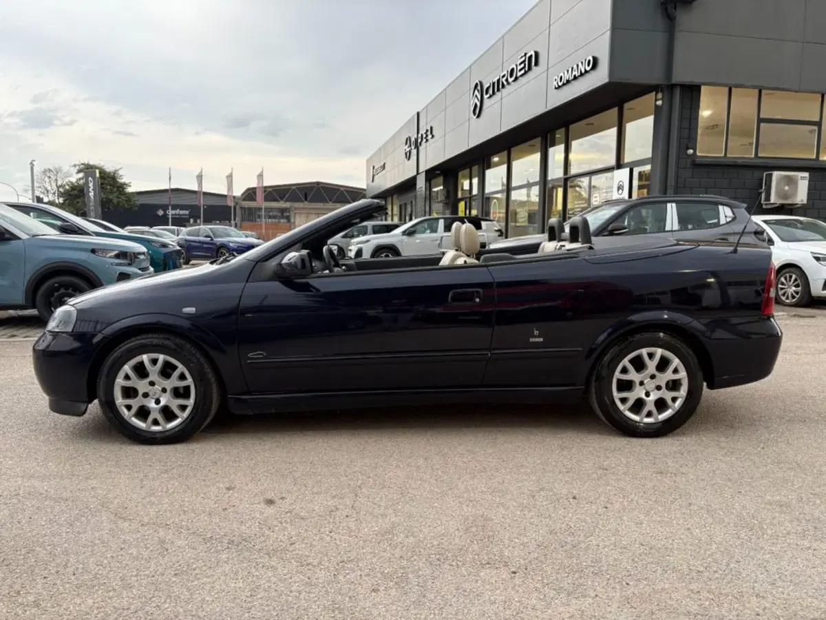 Opel Astra Cabrio usata a Foggia (17)