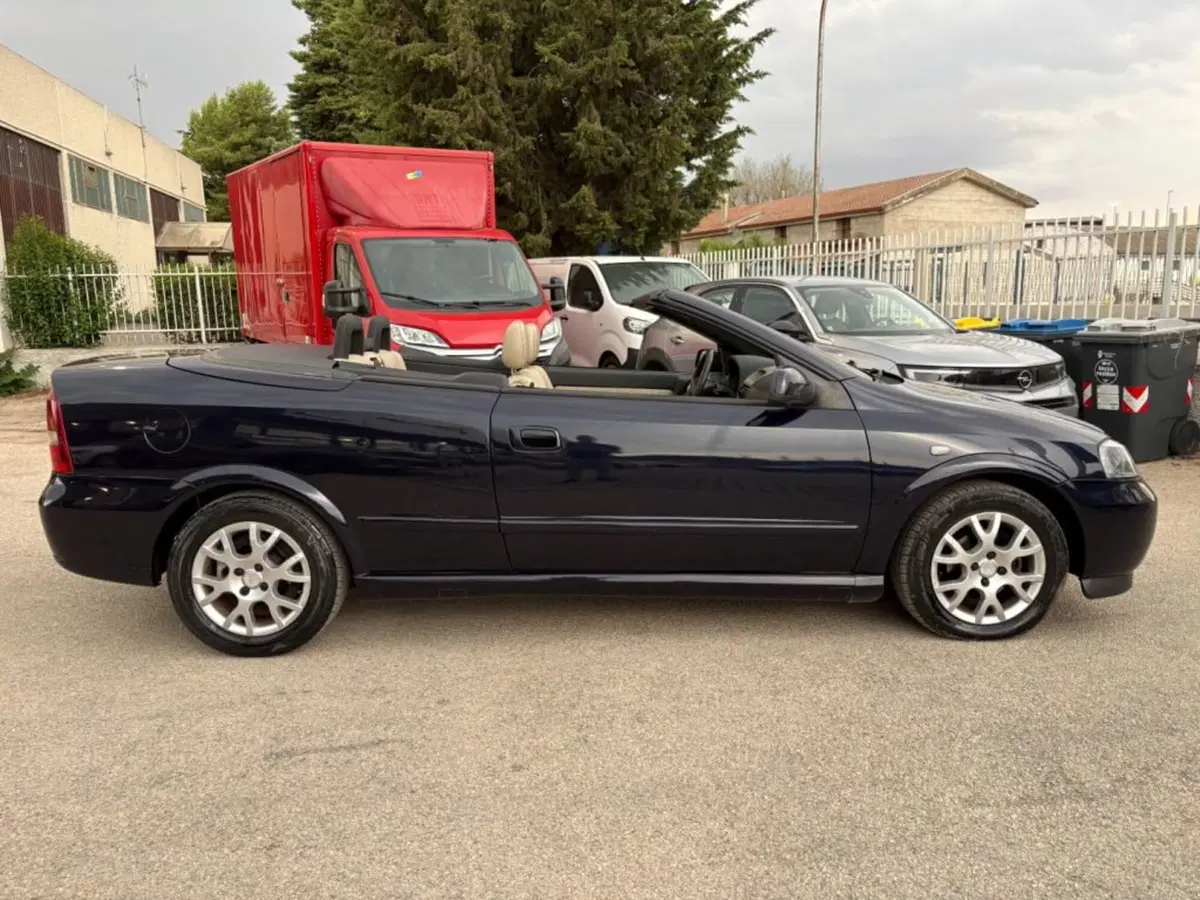 Opel Astra Cabrio usata a Foggia (19)