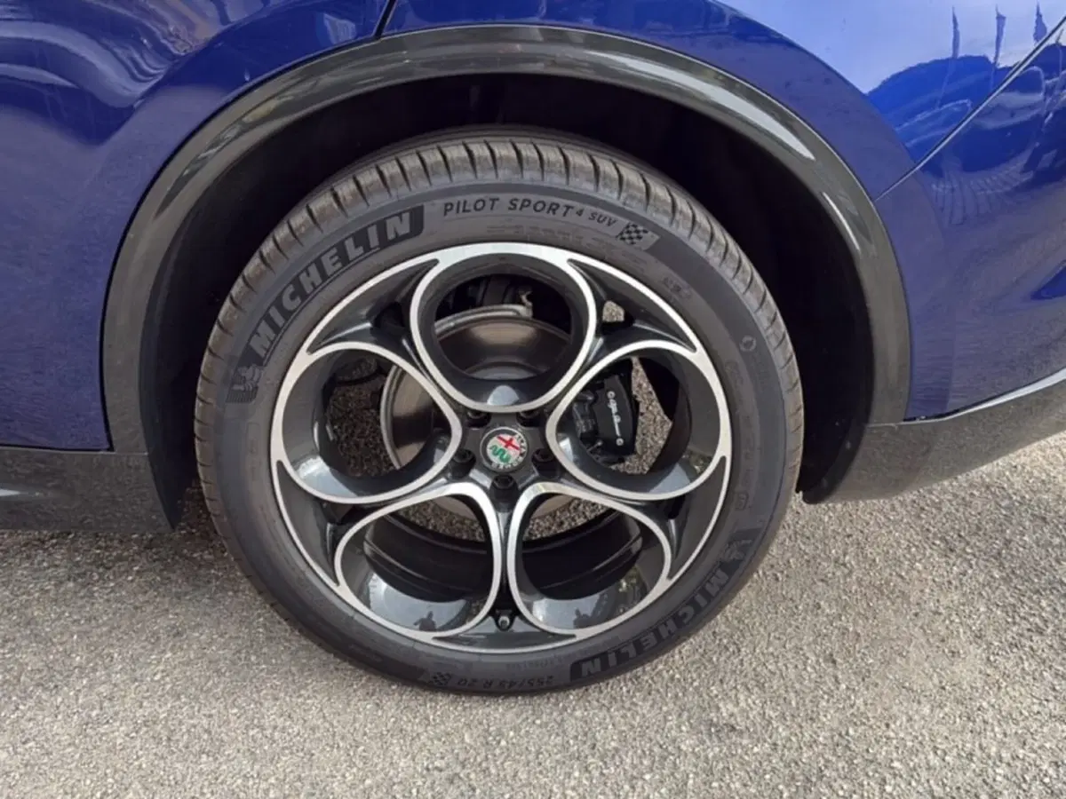 Alfa Romeo Stelvio usata a Foggia (10)