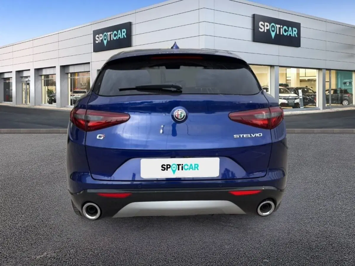 Alfa Romeo Stelvio usata a Foggia (6)
