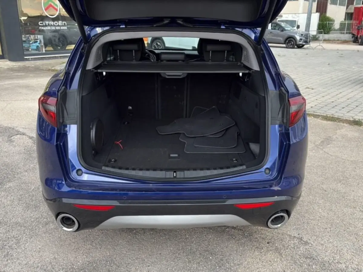 Alfa Romeo Stelvio usata a Foggia (7)