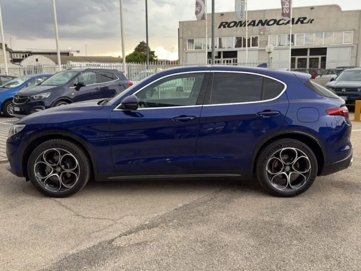 Alfa Romeo Stelvio usata a Foggia (9)