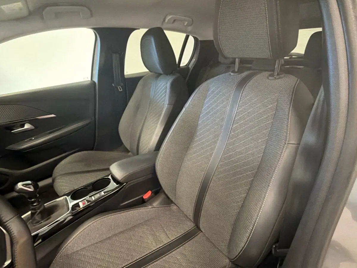 Peugeot 208 usata a Palermo (7)