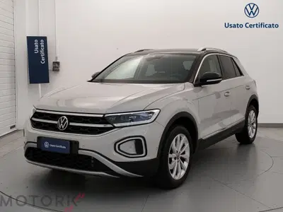 Volkswagen T-Roc 1.5 TSI ACT DSG Style BlueMotion Technology del 2023 usata a Busto Arsizio