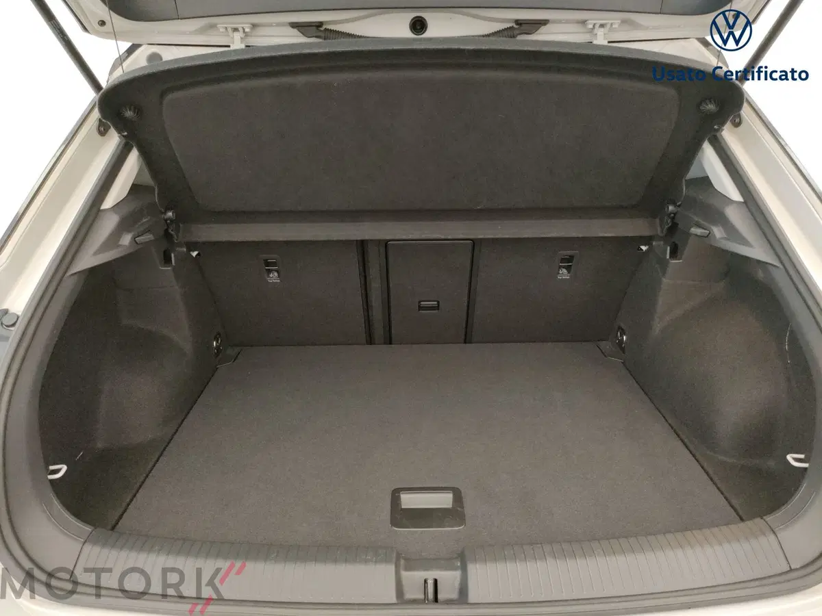 Volkswagen T-Roc usata a Varese (9)