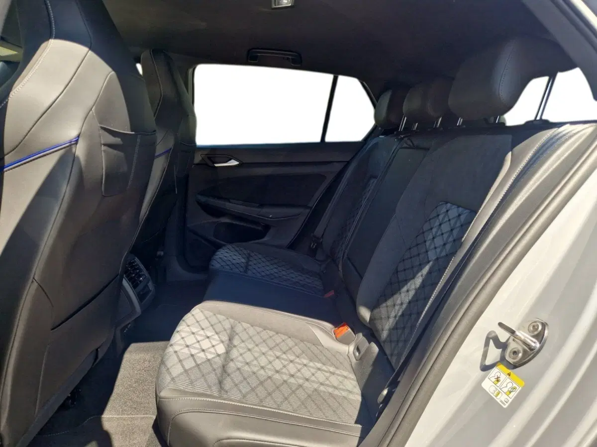 Volkswagen Golf Variant nuova a Siena (12)