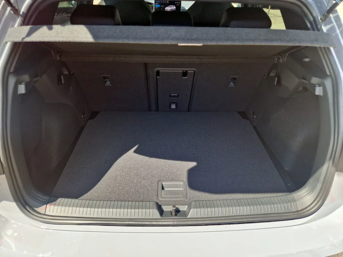 Volkswagen Golf Variant nuova a Siena (13)