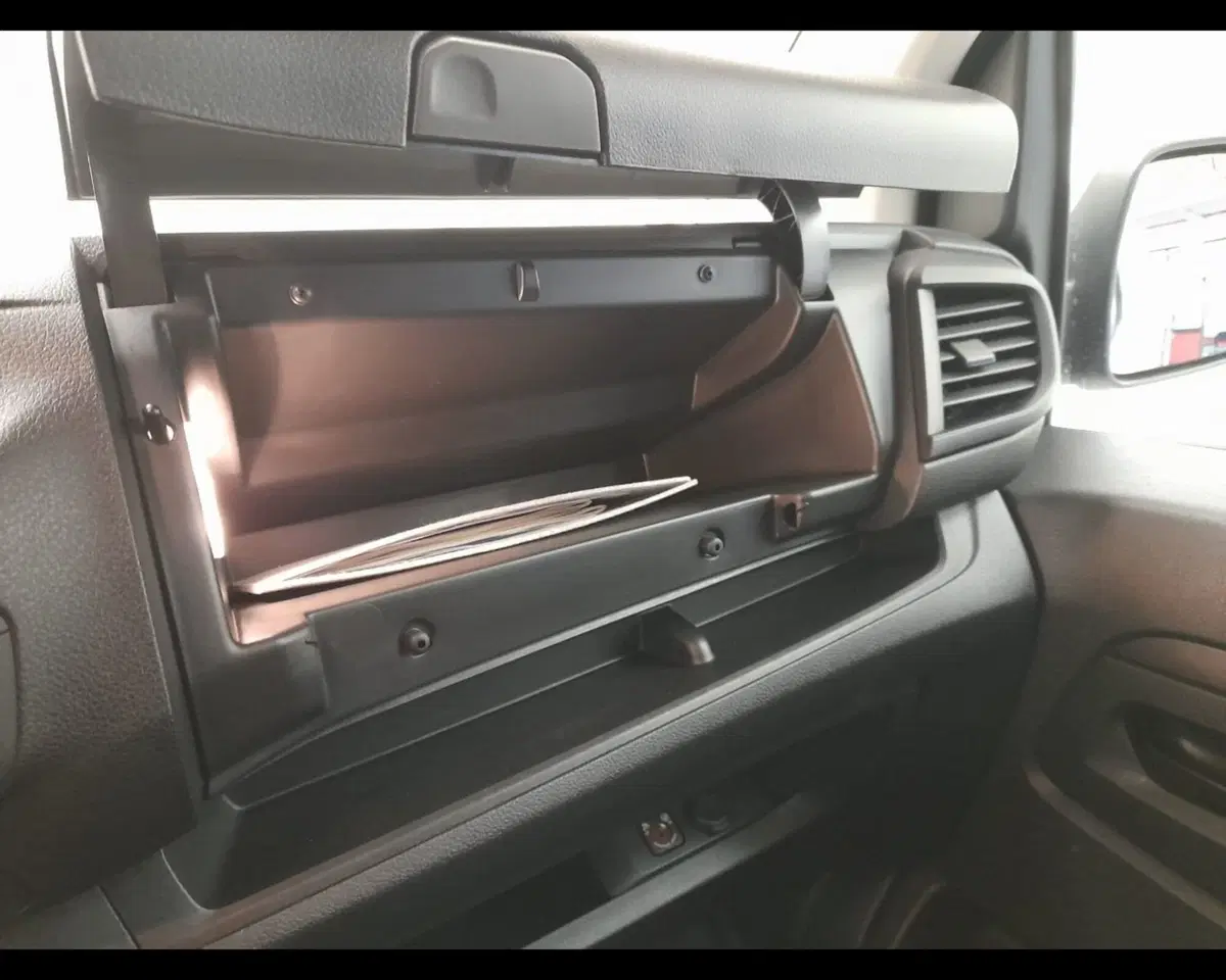Opel Vivaro Furgone usata a Alessandria (16)