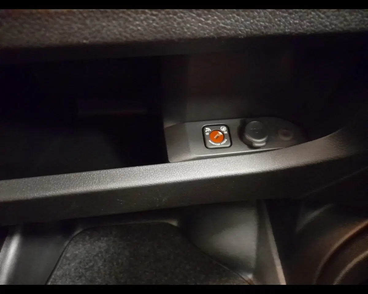 Opel Vivaro Furgone usata a Alessandria (17)