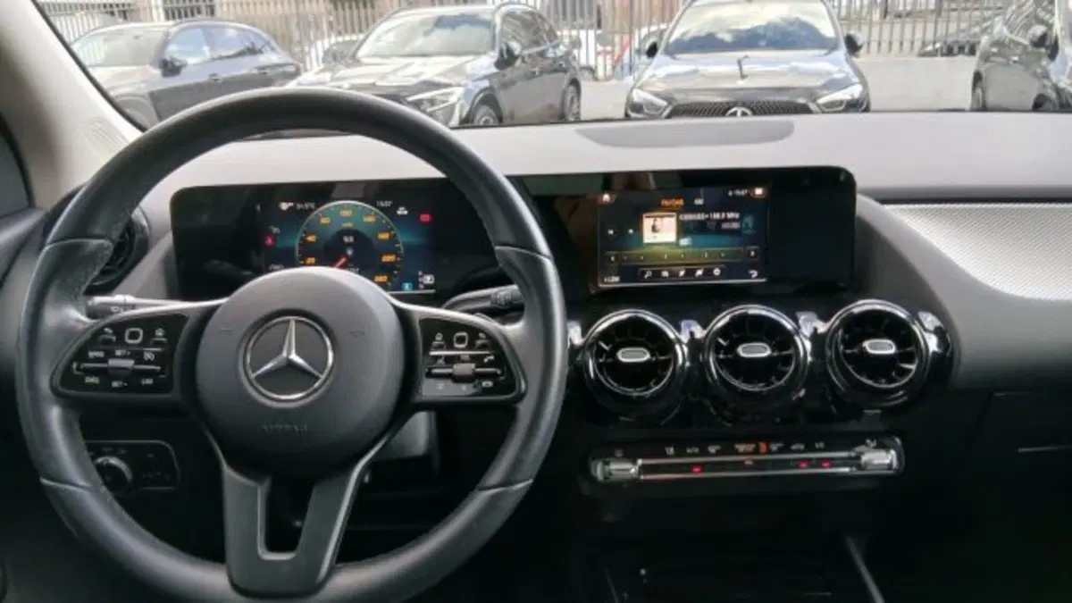 Mercedes-Benz GLA SUV usata a Potenza (8)