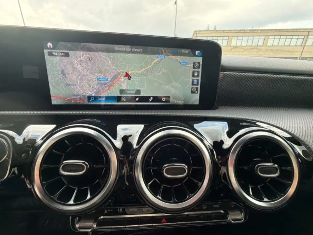 Mercedes-Benz Classe A Sedan usata a Potenza (11)