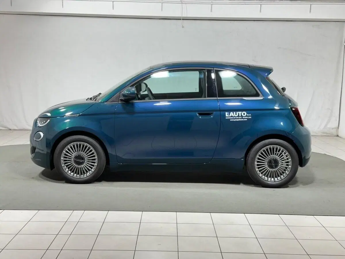 Fiat 500 nuova a Sondrio (2)