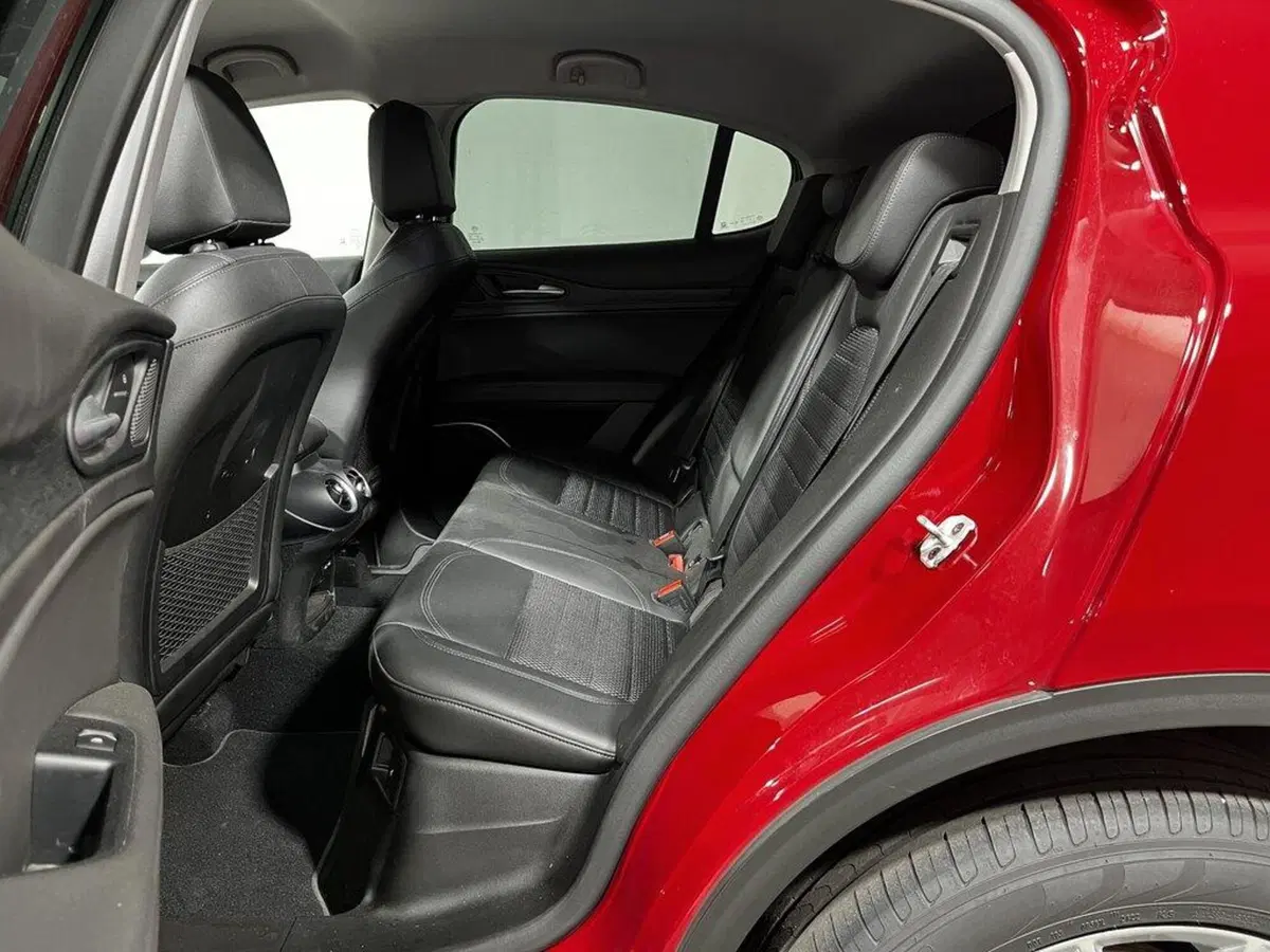 Alfa Romeo Stelvio usata a Sondrio (11)