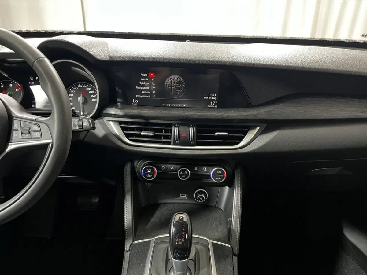 Alfa Romeo Stelvio usata a Sondrio (14)