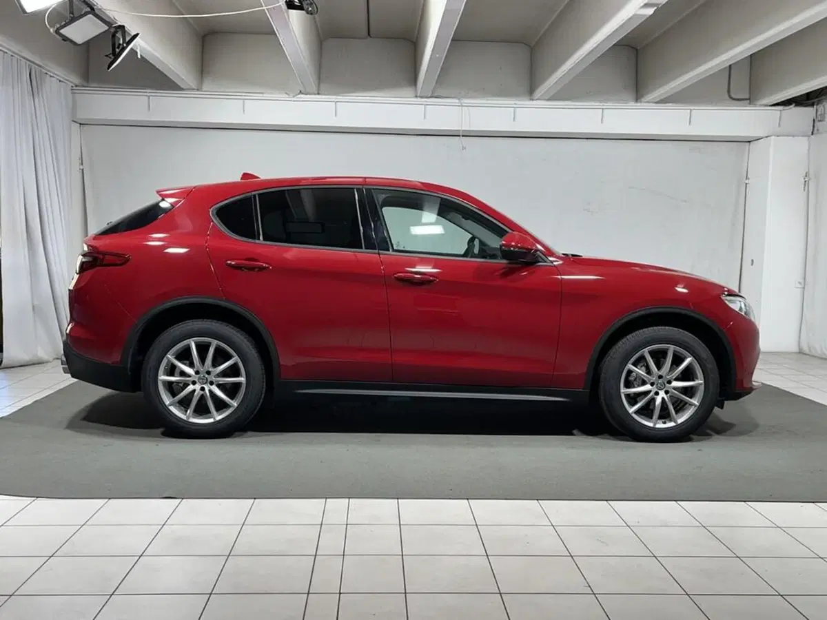 Alfa Romeo Stelvio usata a Sondrio (6)