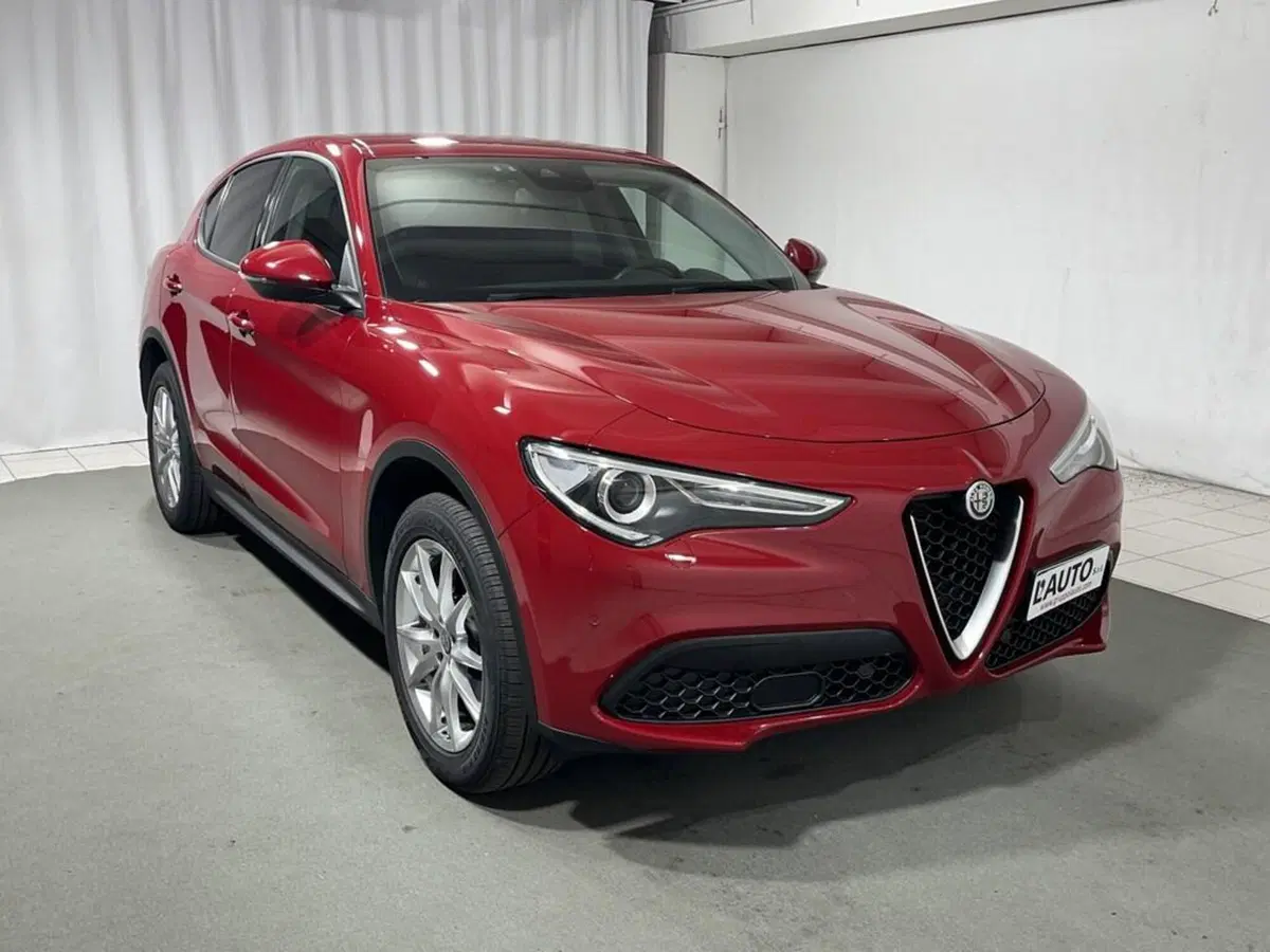 Alfa Romeo Stelvio usata a Sondrio (7)