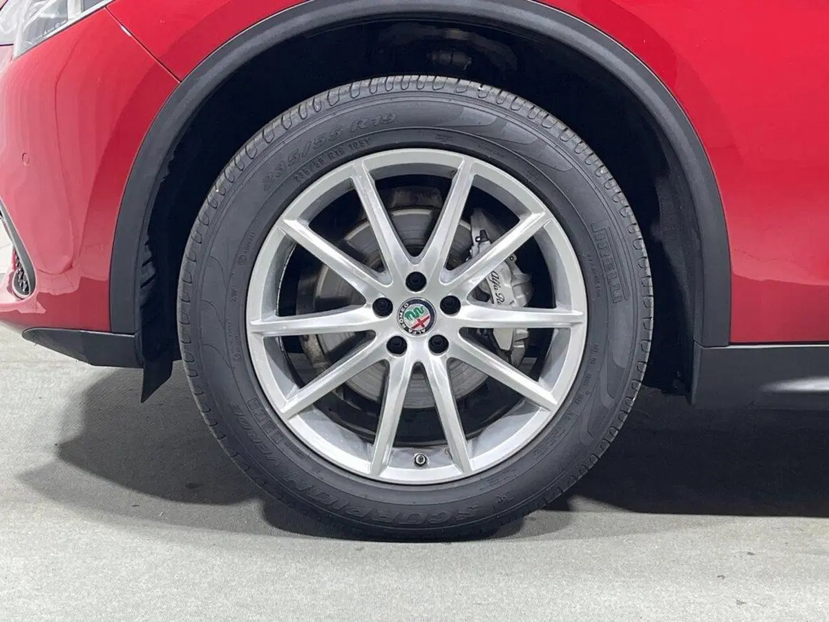 Alfa Romeo Stelvio usata a Sondrio (9)