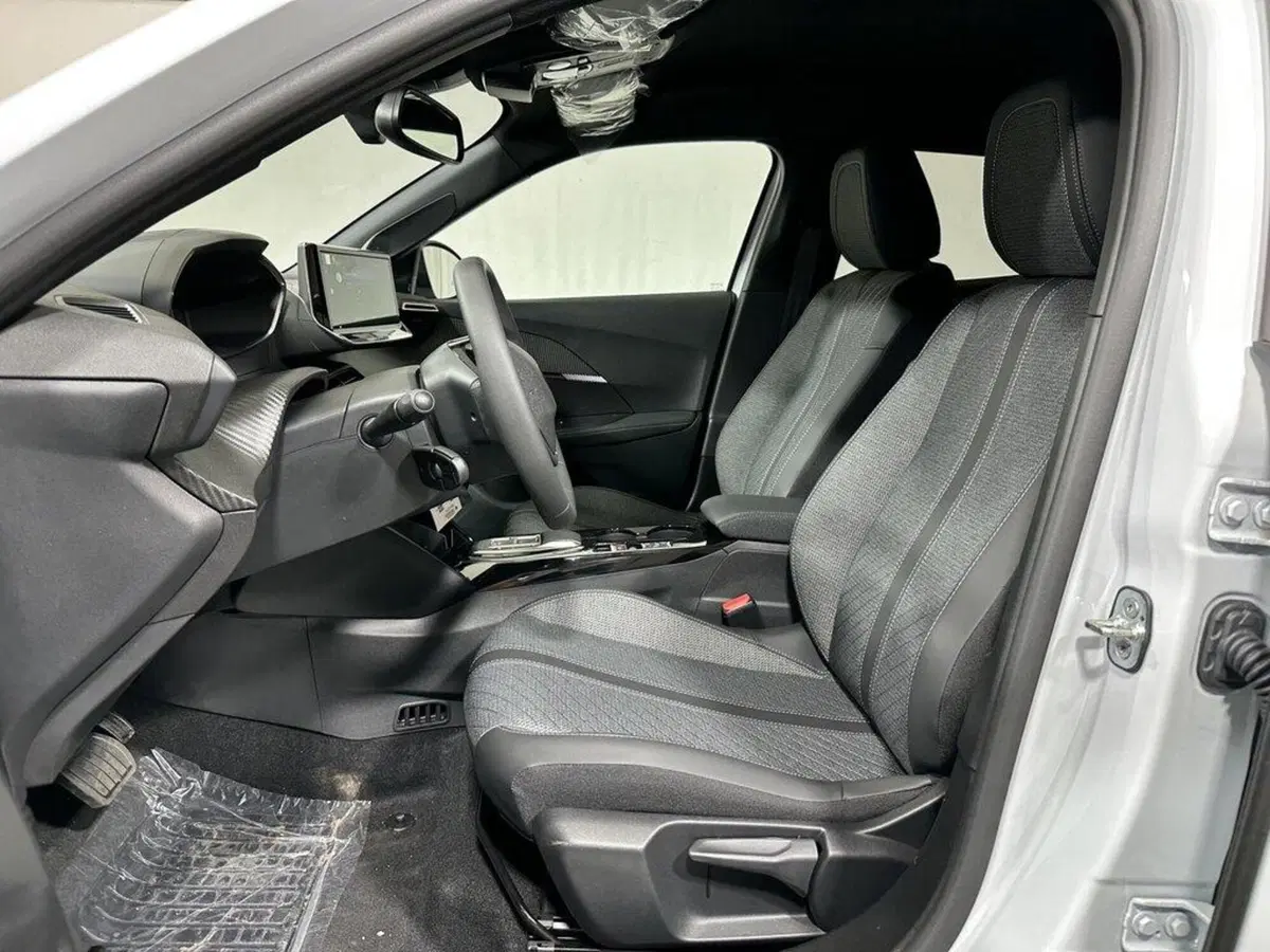 Peugeot 2008 nuova a Sondrio (10)