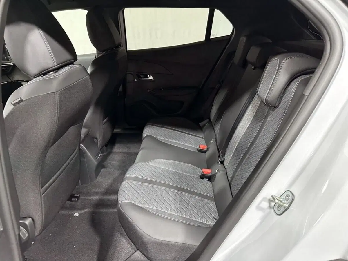 Peugeot 2008 nuova a Sondrio (11)