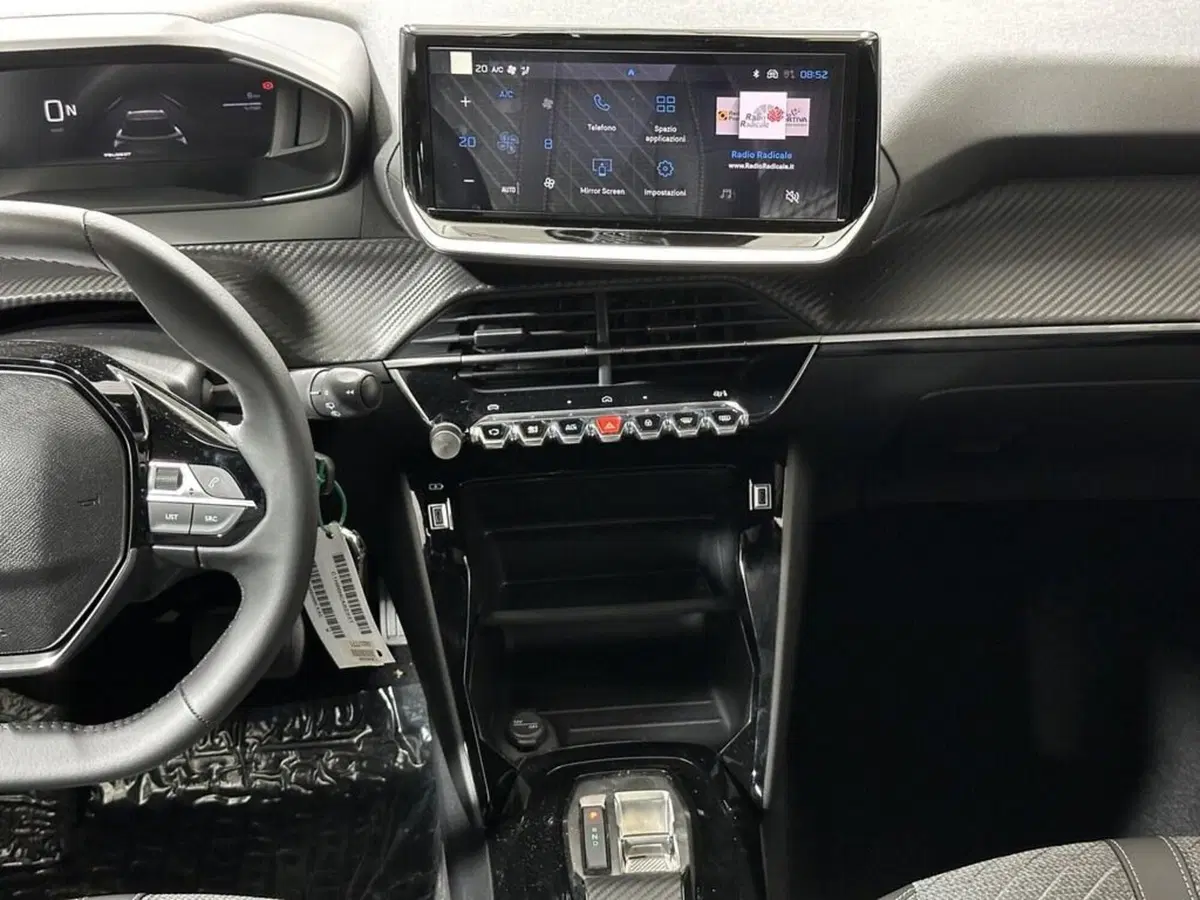 Peugeot 2008 nuova a Sondrio (14)