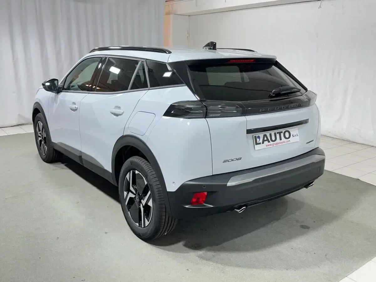 Peugeot 2008 nuova a Sondrio (3)