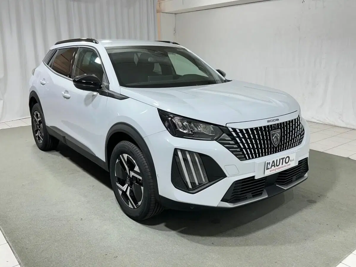 Peugeot 2008 nuova a Sondrio (7)