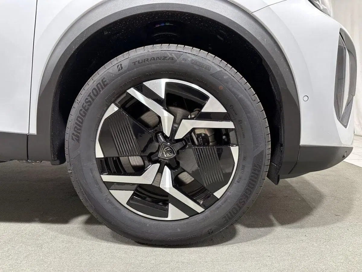 Peugeot 2008 nuova a Sondrio (9)