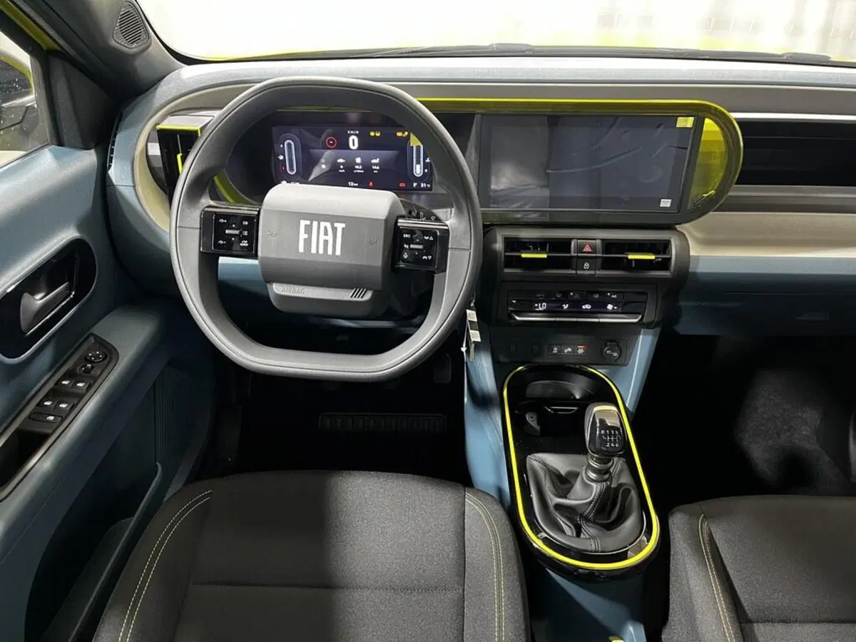 Fiat Grande Panda nuova a Sondrio (13)