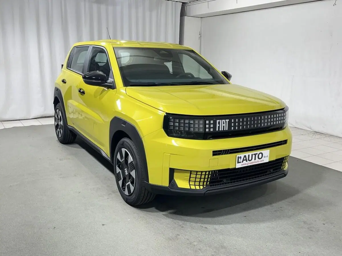 Fiat Grande Panda nuova a Sondrio (7)