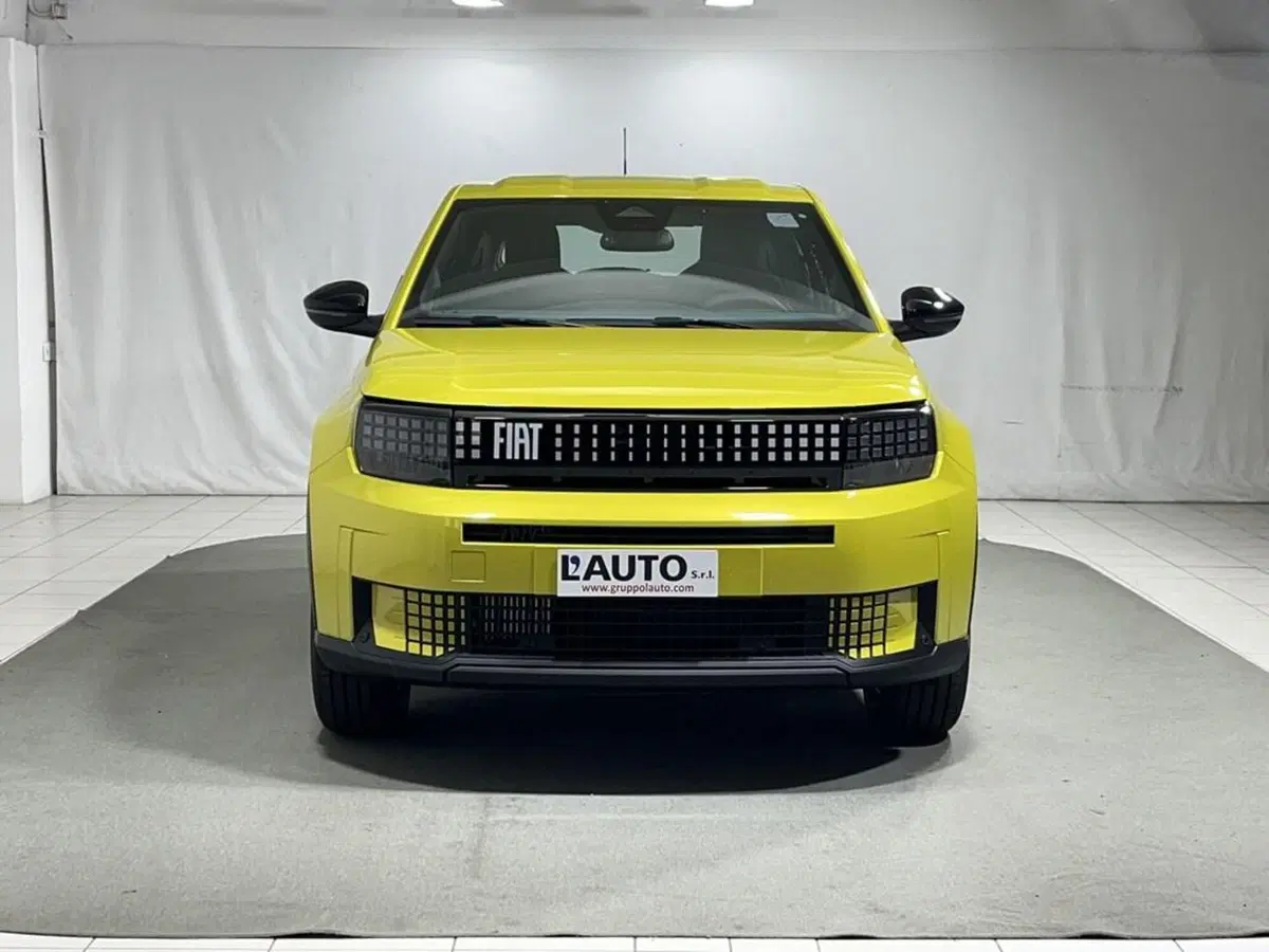 Fiat Grande Panda nuova a Sondrio (8)